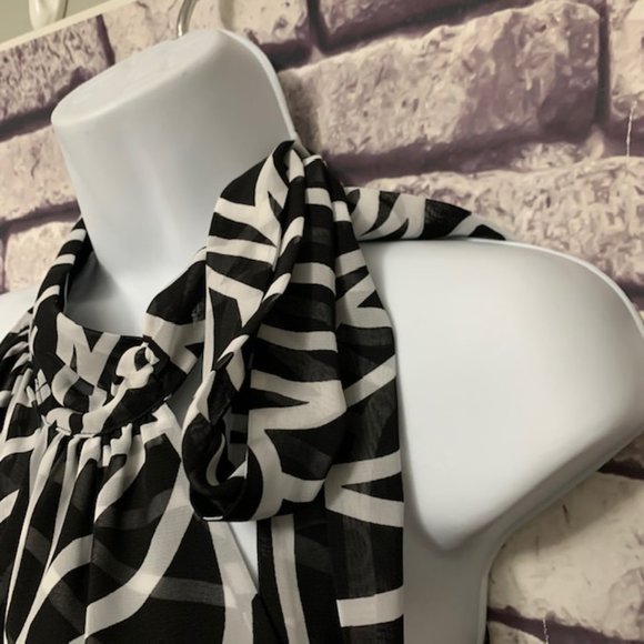 White House Black Market Fully Lined Dress - Picture 5 of 9